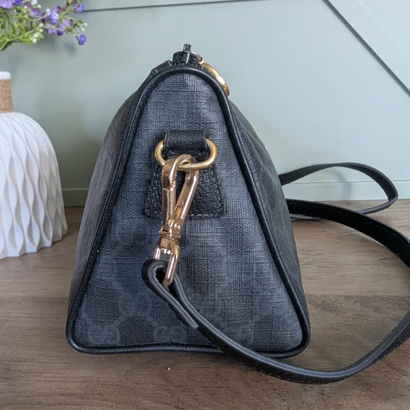 GUCCI VINTAGE GG MONOGRAM CANVAS LEATHER WOMEN'S SHOULDER BAG - Picture 3 of 10